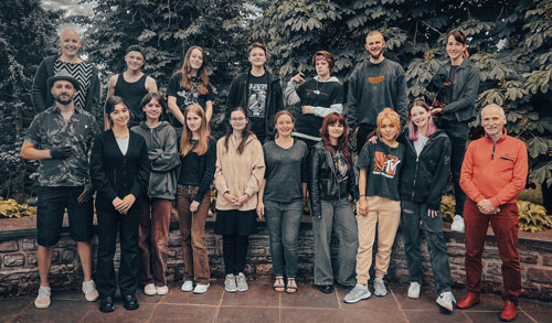 Teilnehmende des PreisträgerKunstCamps Kreationstage 2022 Gruppenfoto